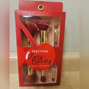 Very Cherry Makeup Brush Set - Red and Gold
